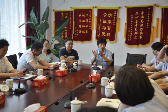 奉贤公证处与区人民法院民三庭开展业务研讨活动.jpg