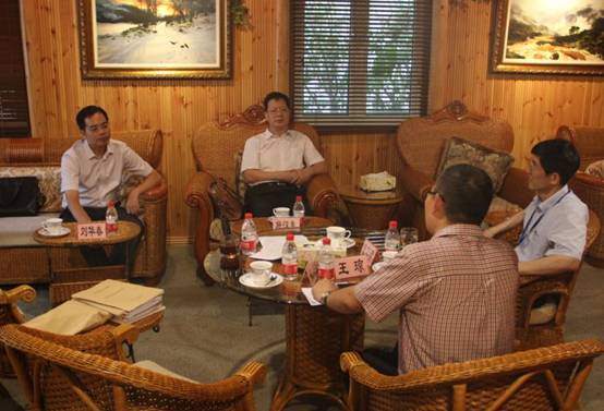 司法部律公司副司长施汉生调研徐汇公证处公证联络员制度2.jpg
