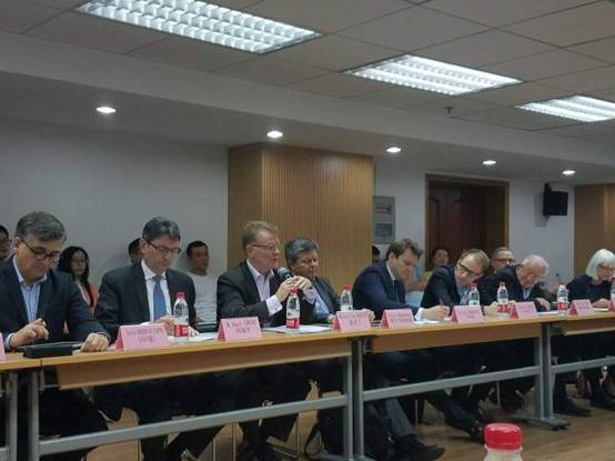 http://mmbiz.qpic.cn/mmbiz_png/ialOoSsk5M2W40RycVicgdTXuquvU78mE3vbFia3icbCGiaQibmTdicORdnGLfBuLpfb6dBToic6JJET8wUoj4vo5Dp9eQ/640?wx_fmt=png&wxfrom=5&wx_lazy=1